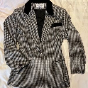 Vintage Pierre Dumas Black and White Houndstooth Blazer